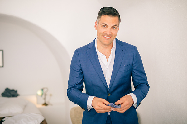 this-destination-wedding-santorini-will-take-your-breath-away_06y