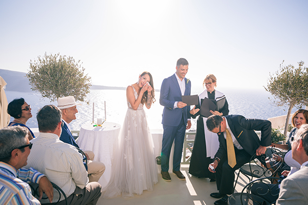 this-destination-wedding-santorini-will-take-your-breath-away_16