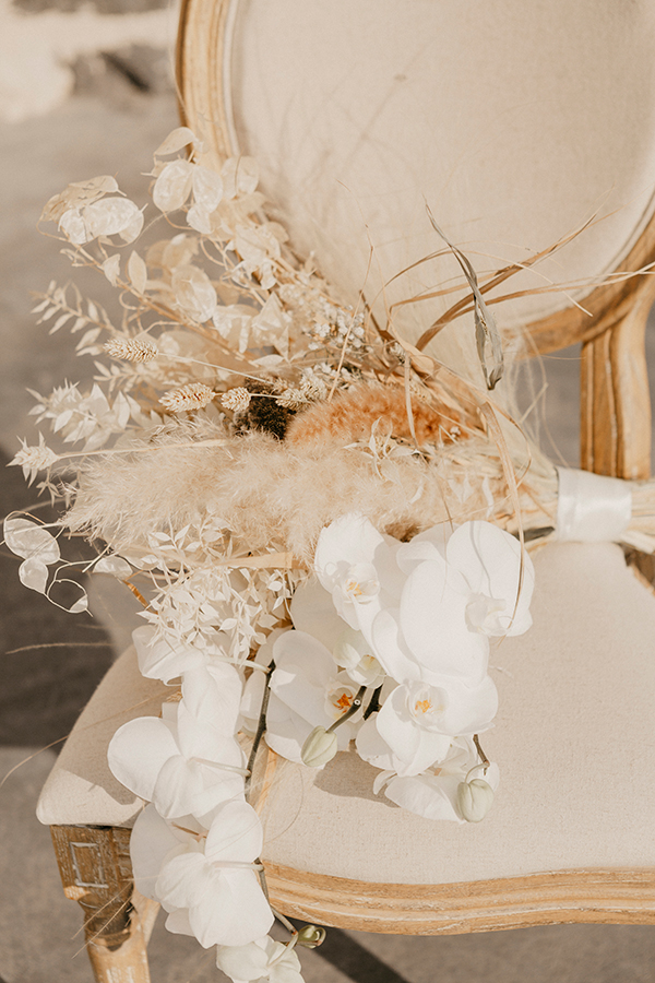 chic-boho-wedding-styled-shoot-santorini-epic-views-inspiring-details_05