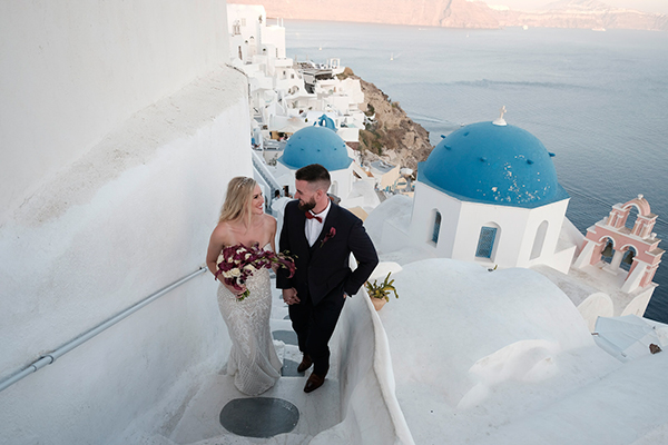 intimate-wedding-santorini-with-calla-lilies_03