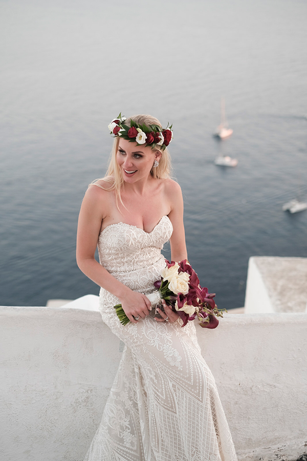 intimate-wedding-santorini-with-calla-lilies_04