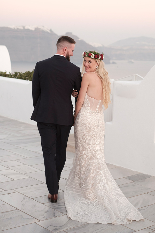 intimate-wedding-santorini-with-calla-lilies_05
