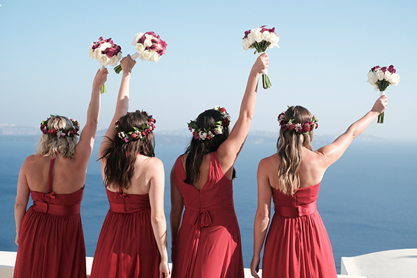 intimate-wedding-santorini-with-calla-lilies_11
