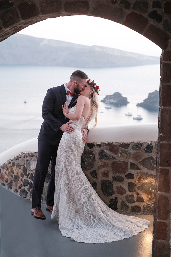 intimate-wedding-santorini-with-calla-lilies_27