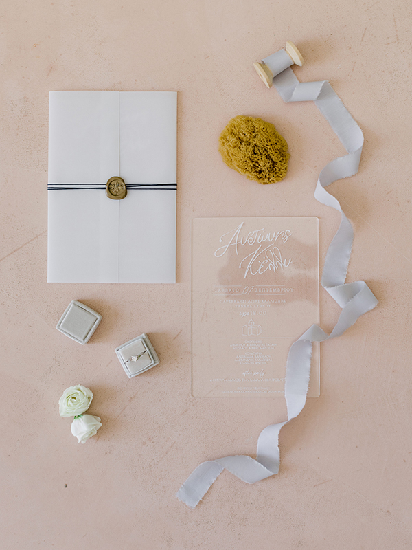 romantic-kythnos-wedding-white-blue-florals_08w