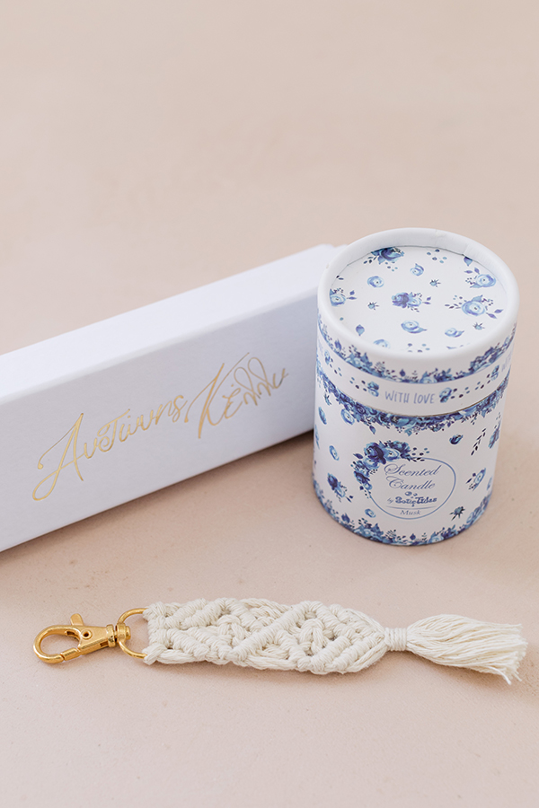 romantic-kythnos-wedding-white-blue-florals_08z