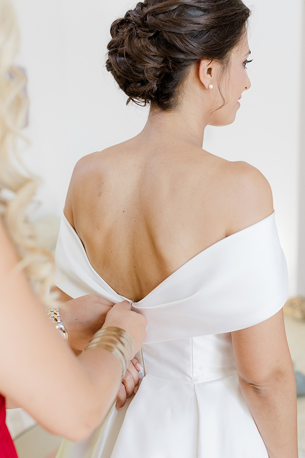 romantic-kythnos-wedding-white-blue-florals_09