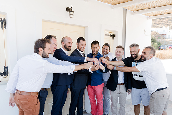 romantic-kythnos-wedding-white-blue-florals_15