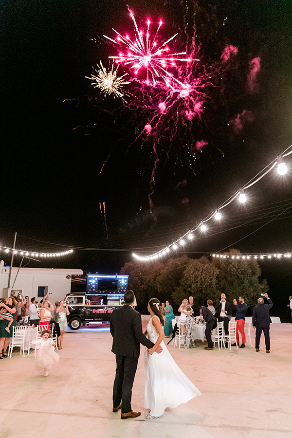 romantic-kythnos-wedding-white-blue-florals_35