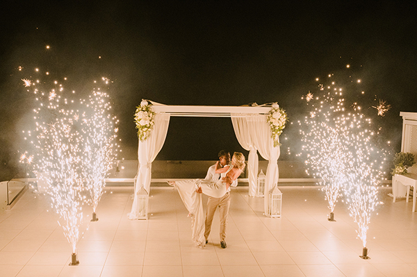 gorgeous-summer-wedding-santorini-romanrtic-florals_13