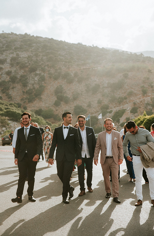 utterly-romantic-wedding-crete-with-whimsical-blooms_18