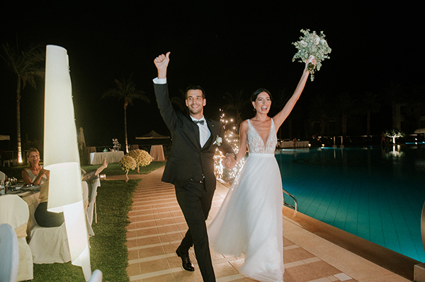 utterly-romantic-wedding-crete-with-whimsical-blooms_43