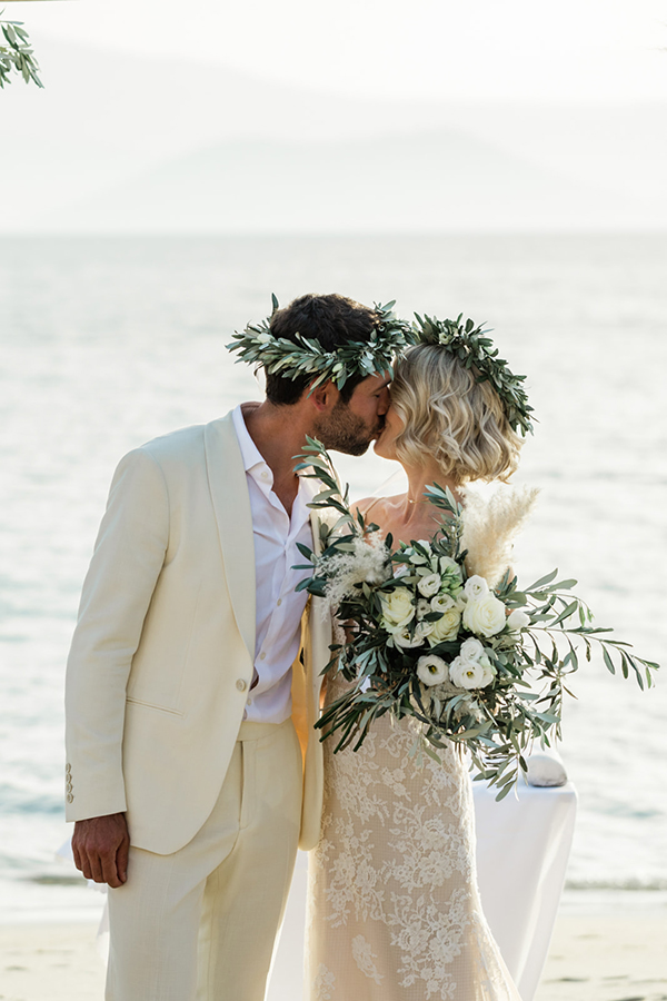 beautiful-destination-wedding-naxos--white-blooms_03