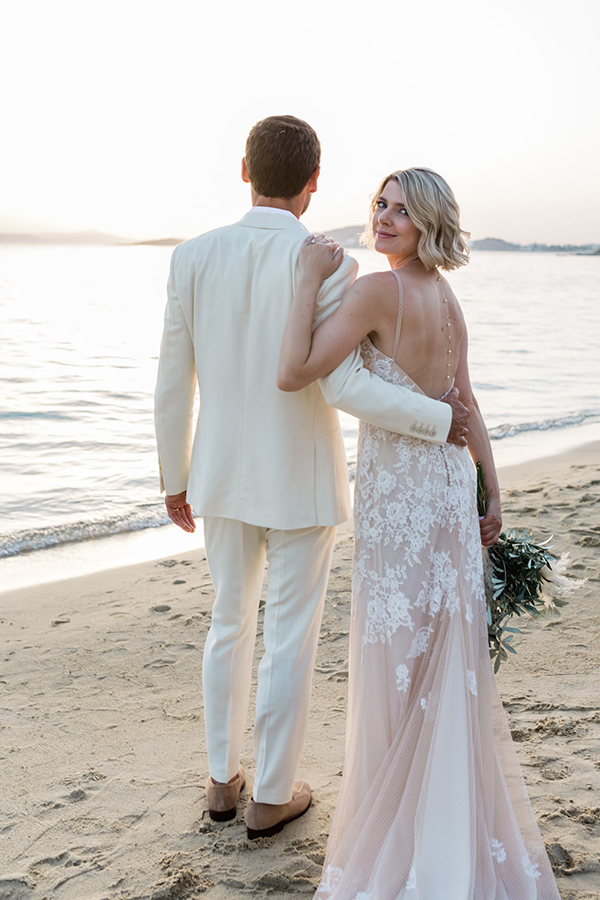 beautiful-destination-wedding-naxos--white-blooms_45