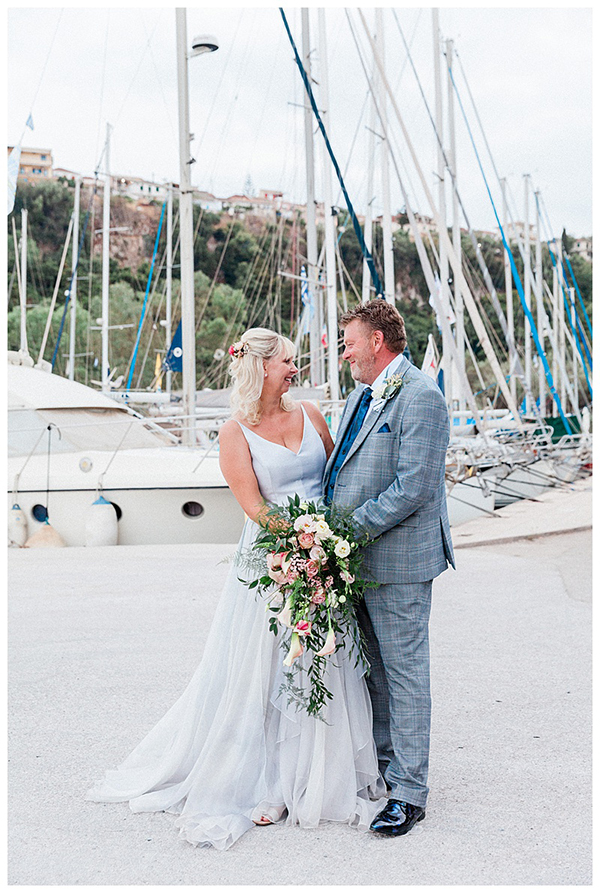 boho-chic-wedding-meganisi-filled-stunning-florals_01