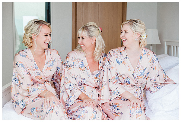 boho-chic-wedding-meganisi-filled-stunning-florals_07