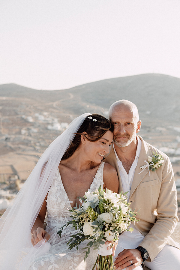 lovely-destination-wedding-folegandros_01