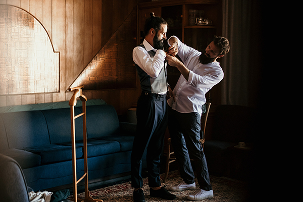 tropical-themed-wedding-athens-summer-vibes-sunflowers_10