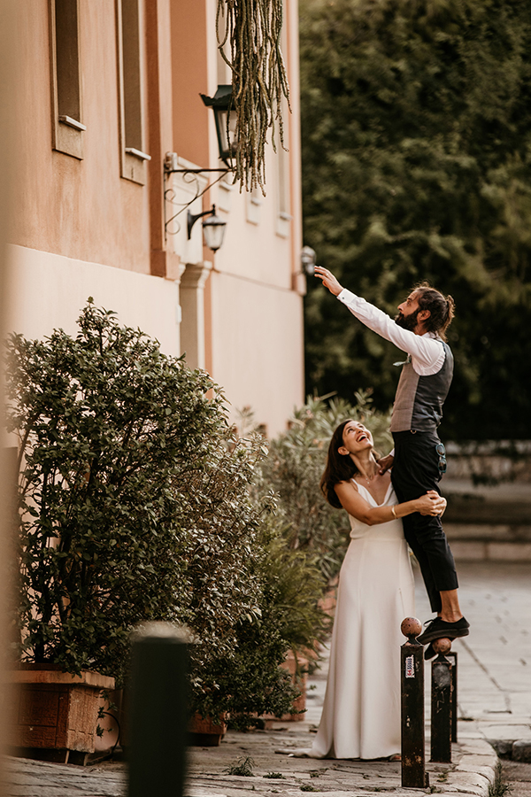 tropical-themed-wedding-athens-summer-vibes-sunflowers_27x