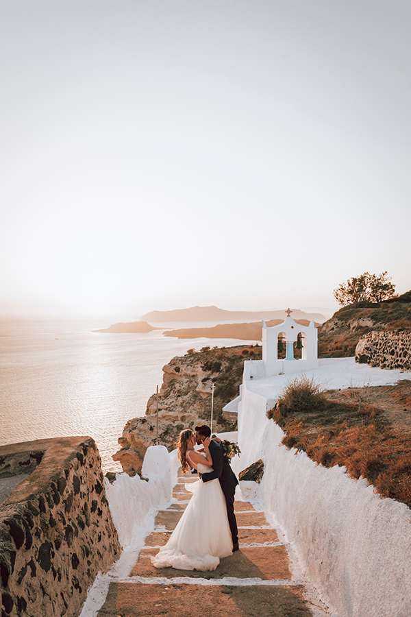 a-destination-summer-wedding-santorini-pastel-florals_15