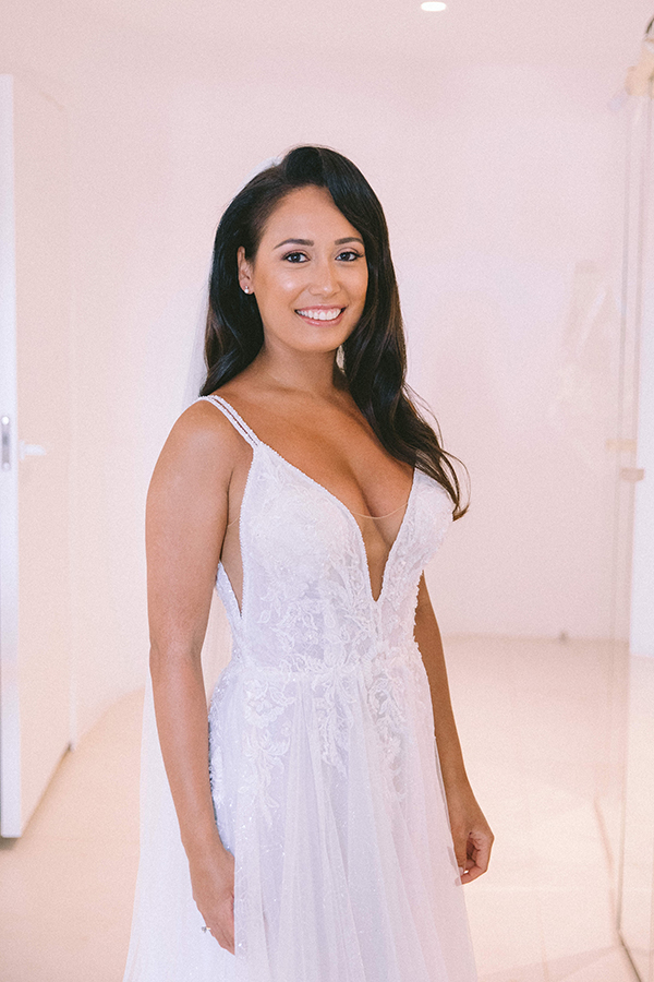 summer-romantic-wedding-mykonos-white-blooms_07x