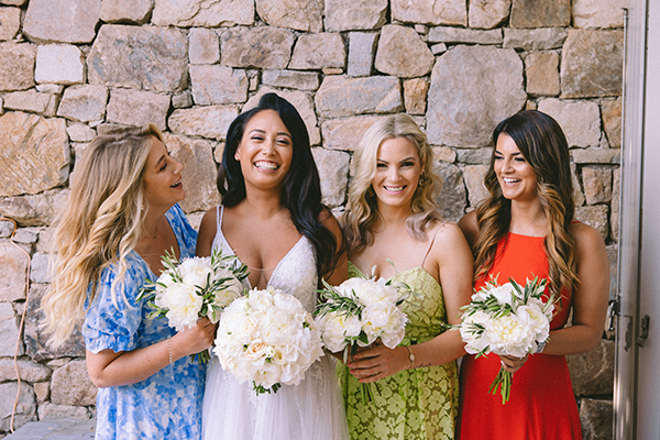 summer-romantic-wedding-mykonos-white-blooms_10