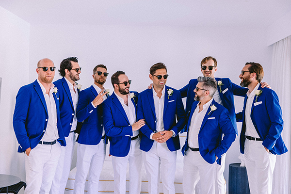 summer-romantic-wedding-mykonos-white-blooms_14