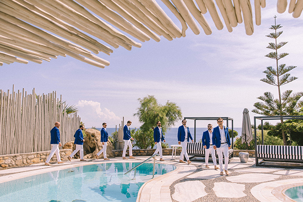 summer-romantic-wedding-mykonos-white-blooms_15