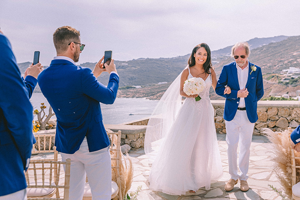 summer-romantic-wedding-mykonos-white-blooms_22