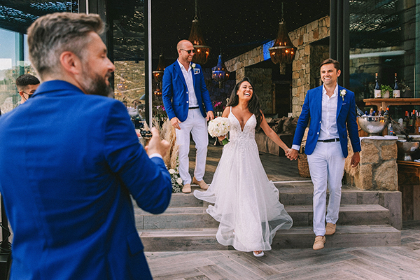 summer-romantic-wedding-mykonos-white-blooms_40