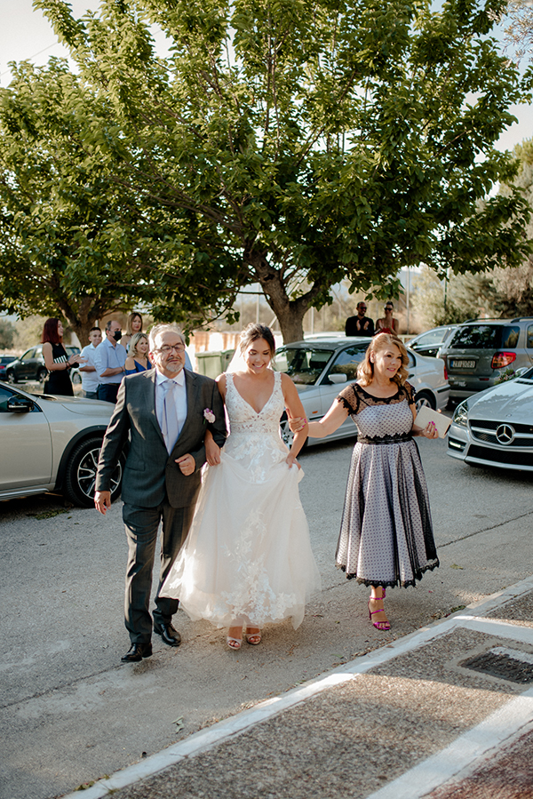 dreamy-wedding-pyrgos-petreza-vivid-tones_07x