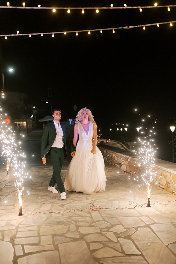 beautiful-summer-wedding-tinos-pretty-pops-yellow_32