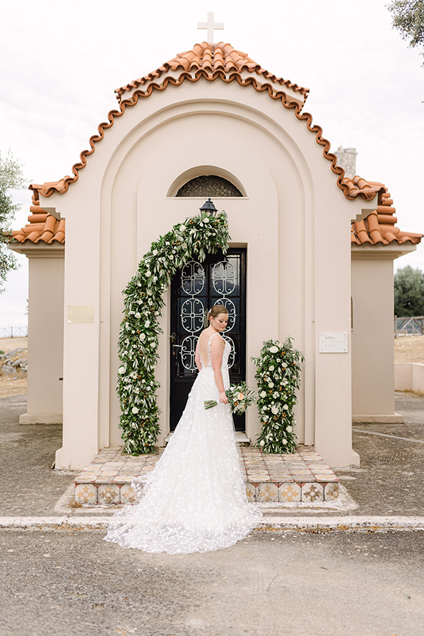 rustic-summer-wedding-kefalonia-with-lush-olive-leaves_02