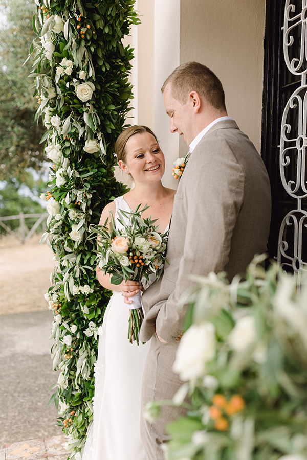 rustic-summer-wedding-kefalonia-with-lush-olive-leaves_03x