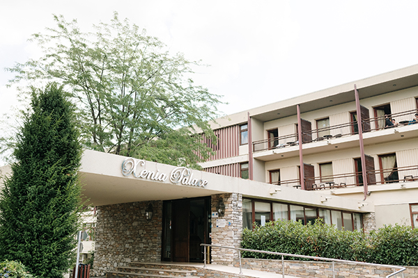 stylish-wedding-portaria-pretty-terracotta-hues_02x