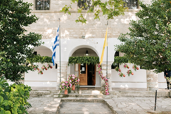 stylish-wedding-portaria-pretty-terracotta-hues_05z