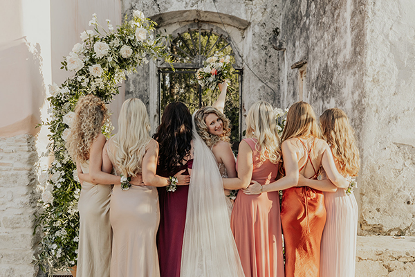 rustic-summer-wedding-courti-estate-lovely--florals_04