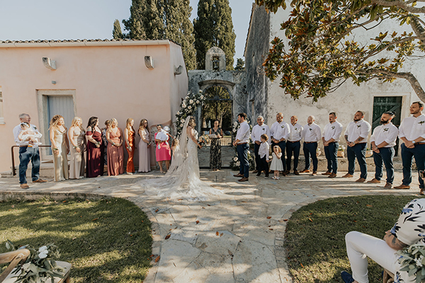 rustic-summer-wedding-courti-estate-lovely--florals_13