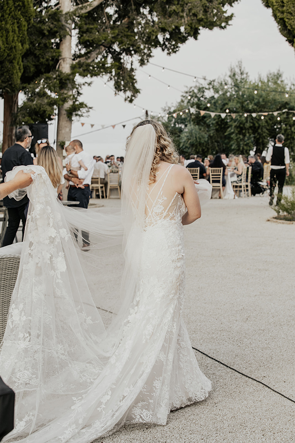 rustic-summer-wedding-courti-estate-lovely--florals_15