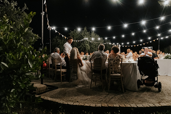 rustic-summer-wedding-courti-estate-lovely--florals_22