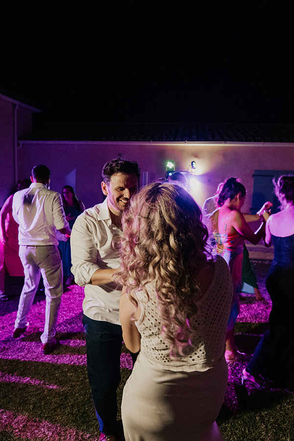 rustic-summer-wedding-courti-estate-lovely--florals_22x