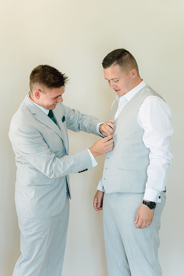 beautiful-summer-wedding-kefalonia-pretty-romantic-florals_37