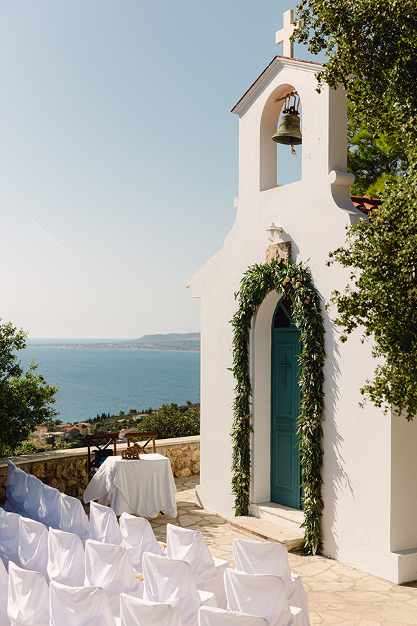 beautiful-summer-wedding-kefalonia-pretty-romantic-florals_40