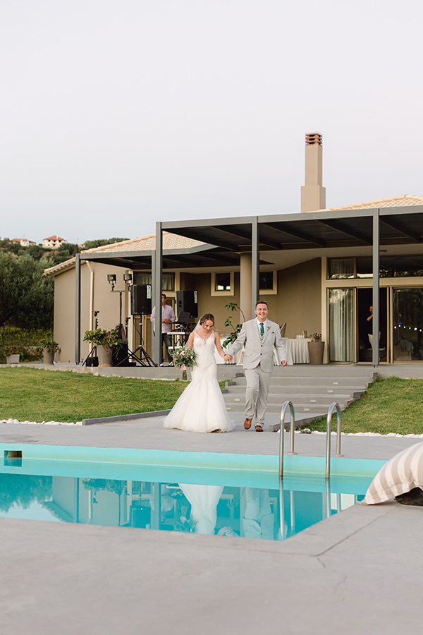 beautiful-summer-wedding-kefalonia-pretty-romantic-florals_70x