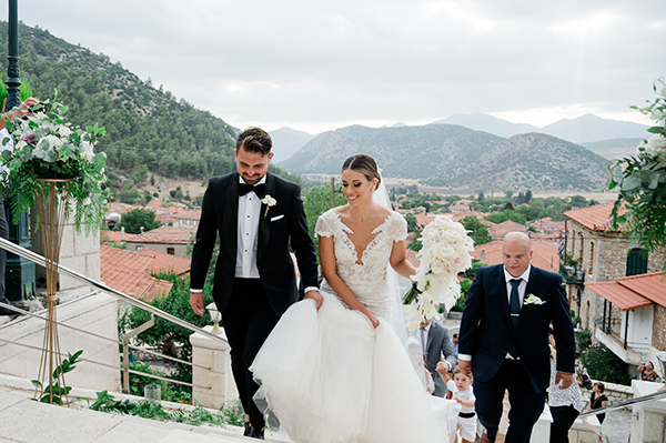 lovely-summer-wedding-romantic-blooms-in-white-pink-tones_02