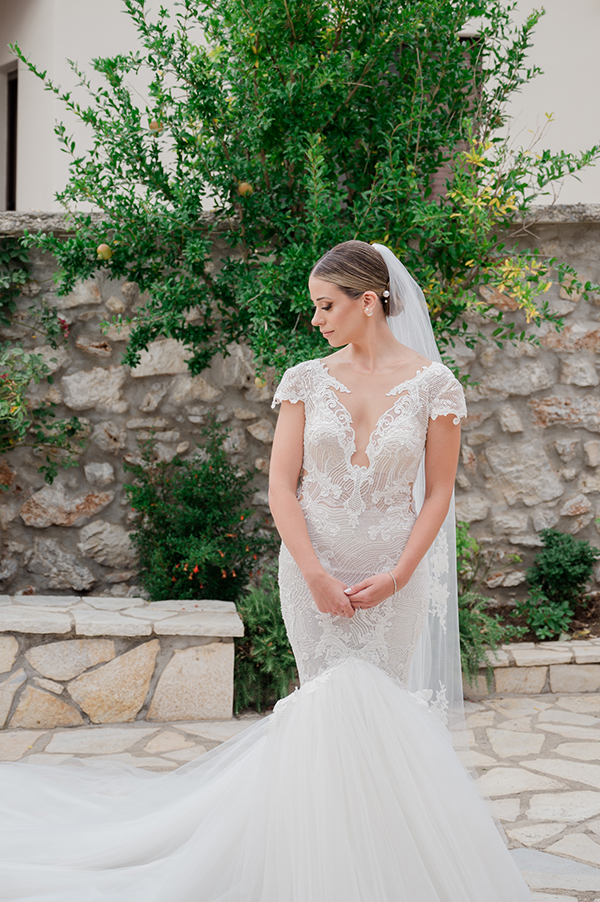 lovely-summer-wedding-romantic-blooms-in-white-pink-tones_02x