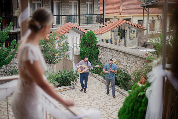 lovely-summer-wedding-romantic-blooms-in-white-pink-tones_08