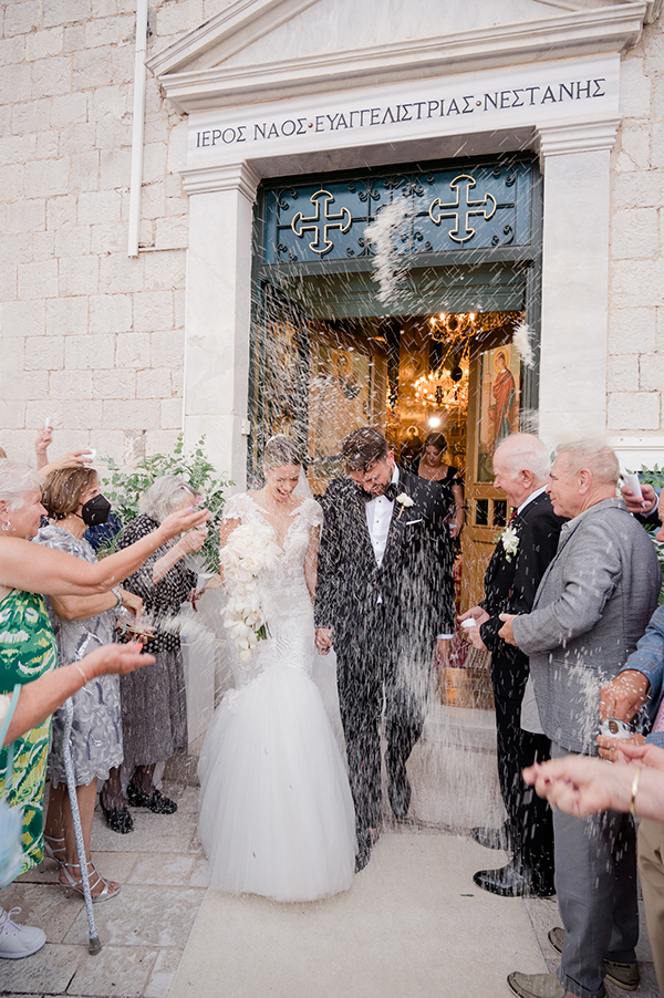 lovely-summer-wedding-romantic-blooms-in-white-pink-tones_27