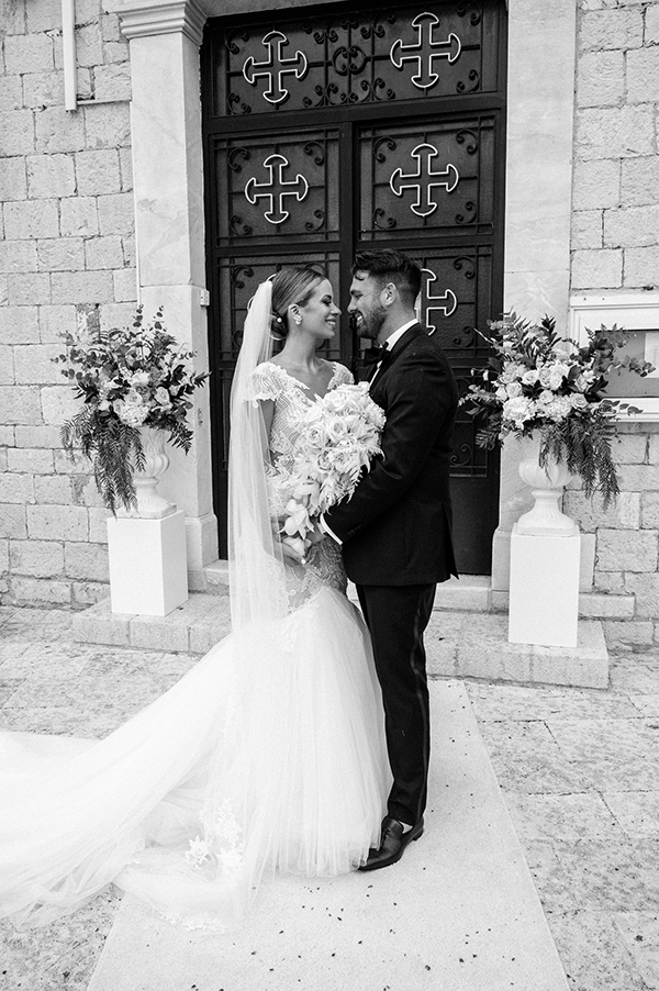 lovely-summer-wedding-romantic-blooms-in-white-pink-tones_32