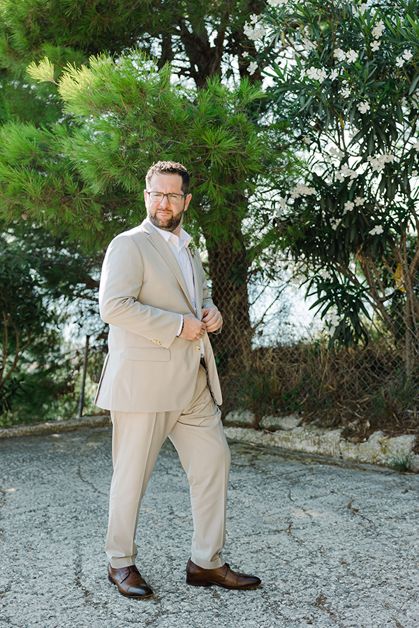 lovely-summer-wedding-kefalonia-florals-white-yellow-shades_22